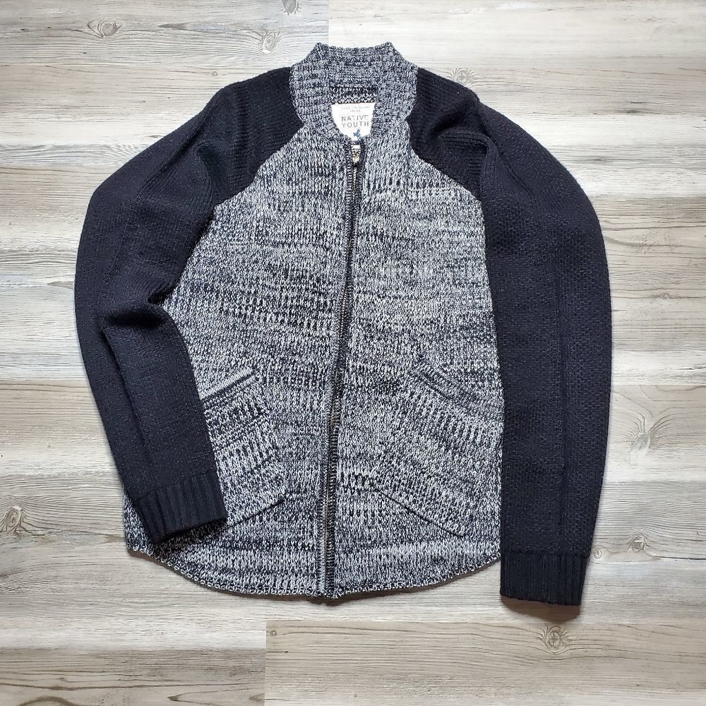 men's Native Youth sweater zip up size large